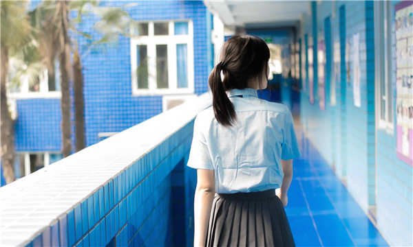 关岭如何找到一个可以帮助我生孩子的女人？